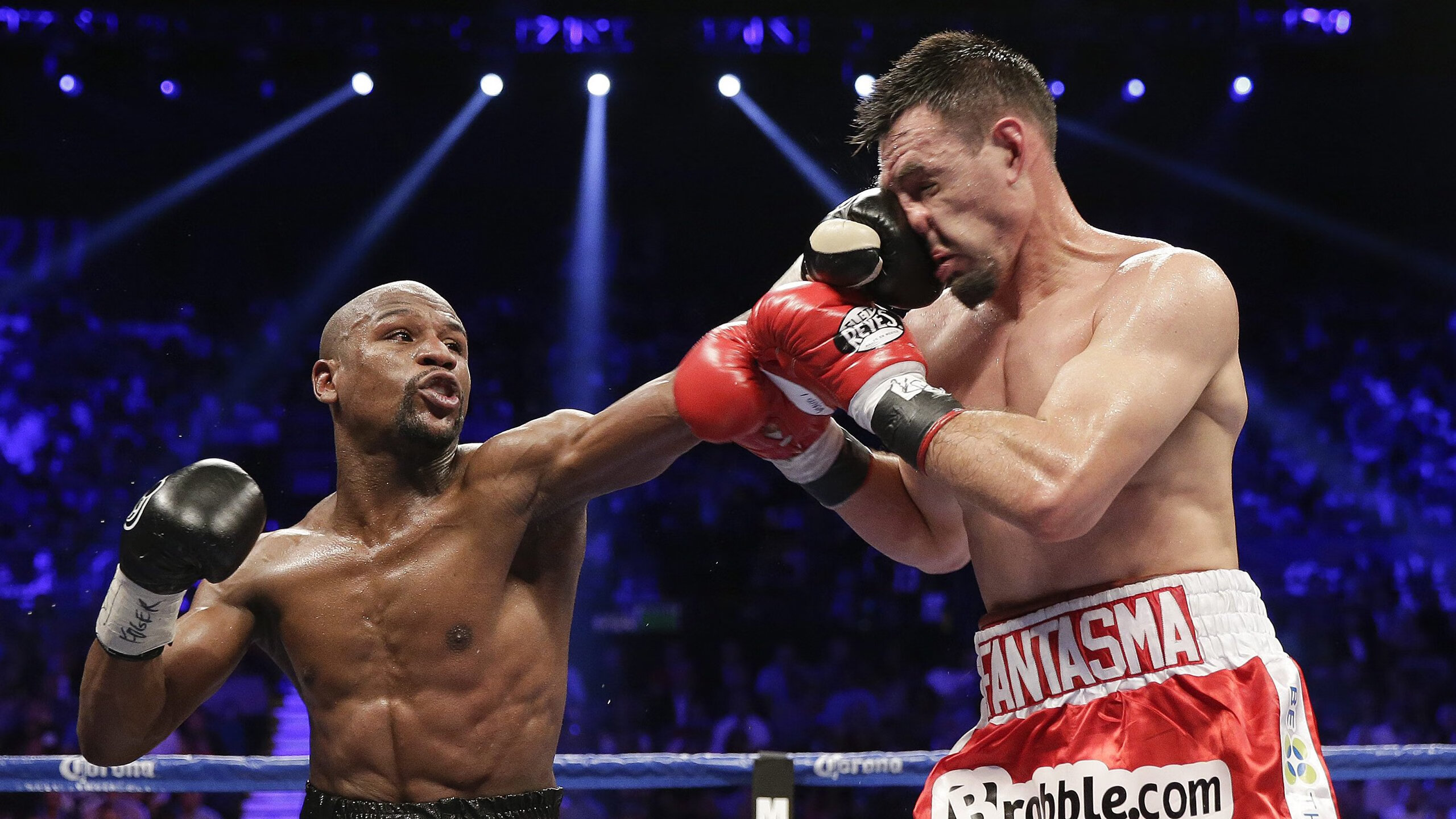 莱万多夫斯基新星重要助攻表现突出,FPX前途光明!观众掌声雷动