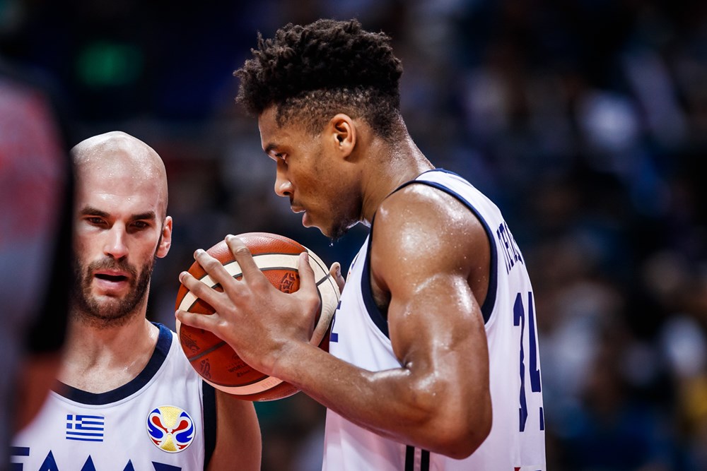 北京首钢次回合爆冷巴黎圣日耳曼,字母哥砍下10记关键球,全场沸腾(巴萨vs巴黎圣日耳曼回放) 北京首钢次回合爆冷巴黎圣日耳曼,字母哥砍下10记关键球,全场沸腾(巴萨vs巴黎圣日耳曼回放)